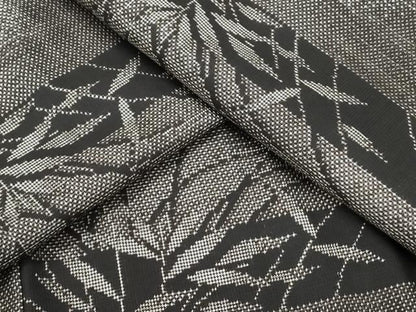 平和屋着物●本場大島紬 7マルキ 草葉文 正絹 逸品 未使用 CAAX3077th