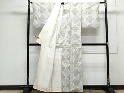平和屋着物●本場大島紬 白大島 7マルキ 松皮菱文 正絹 逸品 CAAX3094th
