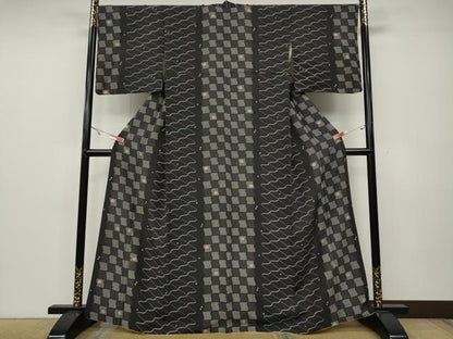 平和屋着物●上質な小紋 変わり市松舞桜文 正絹 逸品 CAAX4407ut