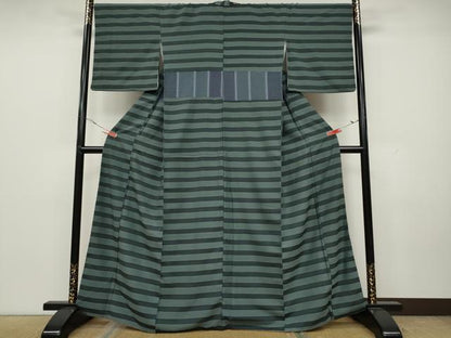 平和屋着物●上質なお召 180亀甲 横段文 正絹 逸品 CAAX4708ut