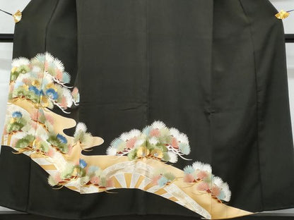 平和屋着物■豪華黒留袖　刺繍　片輪車枝松文　暈し染め　金銀彩　正絹　逸品　CAAX5490fb