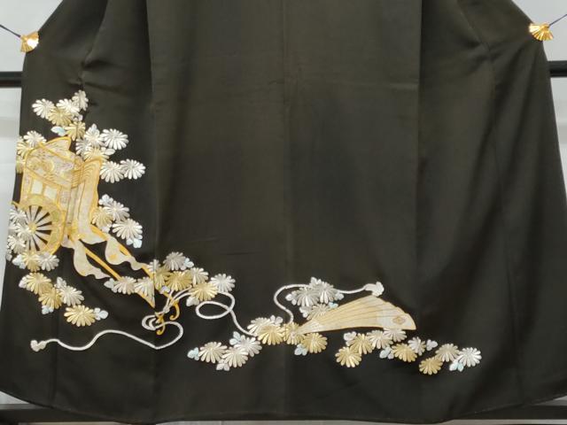 平和屋着物■豪華黒留袖　駒刺繍　御所車扇面菊文　金銀糸　正絹　逸品　CAAX5495fb