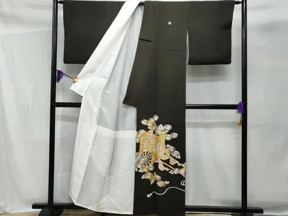 平和屋着物■豪華黒留袖　駒刺繍　御所車扇面菊文　金銀糸　正絹　逸品　CAAX5495fb