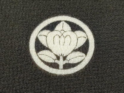平和屋着物■豪華黒留袖　駒刺繍　御所車扇面菊文　金銀糸　正絹　逸品　CAAX5495fb