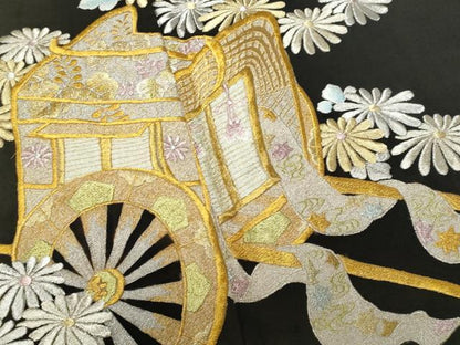 平和屋着物■豪華黒留袖　駒刺繍　御所車扇面菊文　金銀糸　正絹　逸品　CAAX5495fb