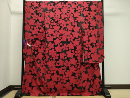 平和屋着物●豪華振袖　刺繍　舞桜文　黒地　正絹　逸品　CAAX5770gh