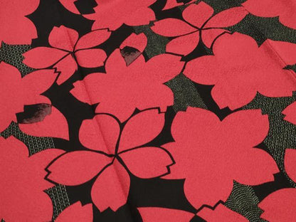 平和屋着物●豪華振袖　刺繍　舞桜文　黒地　正絹　逸品　CAAX5770gh