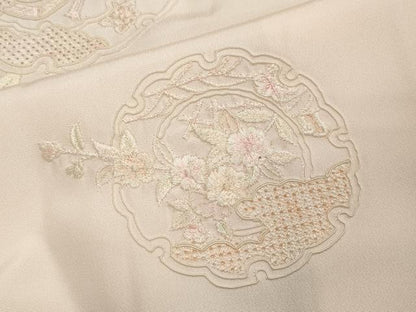 平和屋着物●中国三大刺繍 スワトウ刺繍 総刺繍 長襦袢 袷 雪輪文箱花文 暈し染め 正絹 逸品 未使用 CAAX5820gh