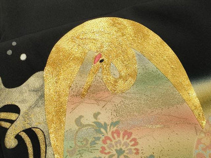 平和屋着物●豪華黒留袖　駒刺繍　立波飛鶴花文　暈し染め　金銀彩　正絹　逸品　CAAX5855gh