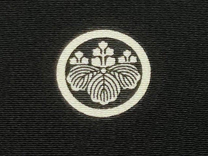 平和屋着物●豪華黒留袖　駒刺繍　立波飛鶴花文　暈し染め　金銀彩　正絹　逸品　CAAX5855gh