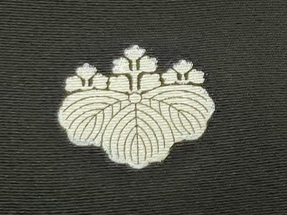 平和屋着物●豪華黒留袖 作家物 駒刺繍 飛鶴菱吉祥花文 金彩 正絹 逸品 CAAX5920gh