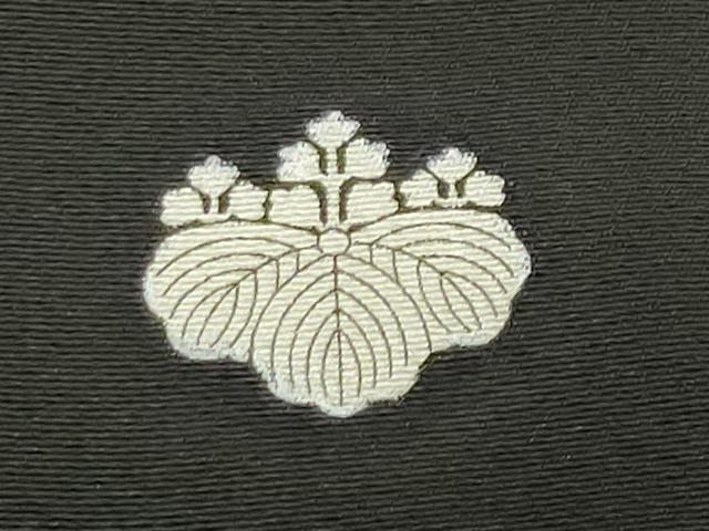 平和屋着物●豪華黒留袖 作家物 駒刺繍 飛鶴菱吉祥花文 金彩 正絹 逸品 CAAX5920gh