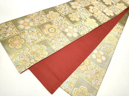 平和屋着物●六通柄袋帯 市松舞桜文 金糸 正絹 逸品 CAAX7324hy