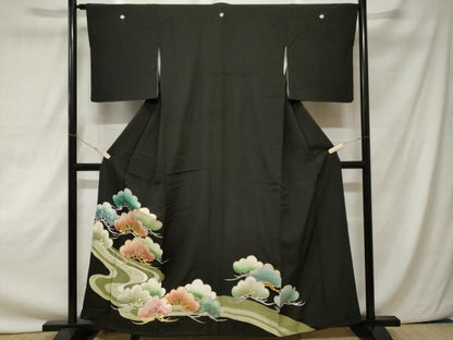 平和屋着物■豪華黒留袖　駒刺繍　松葉文　金銀彩　正絹　逸品　CAAY1971ev