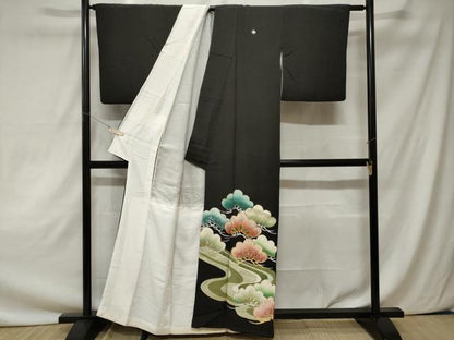 平和屋着物■豪華黒留袖　駒刺繍　松葉文　金銀彩　正絹　逸品　CAAY1971ev