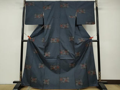 平和屋着物●本場大島紬 9マルキ 色紙花唐草文 正絹 逸品 未使用 CAAY5028ut