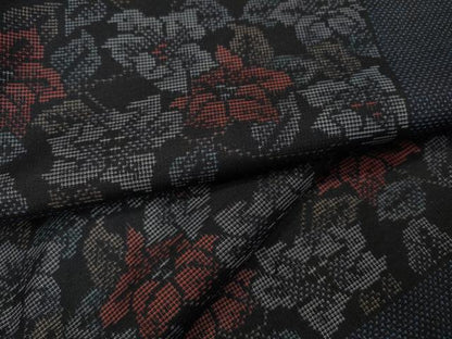 平和屋着物●本場大島紬 9マルキ 色紙花唐草文 正絹 逸品 未使用 CAAY5028ut