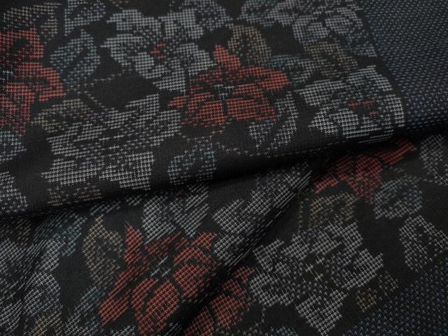 平和屋着物●本場大島紬 9マルキ 色紙花唐草文 正絹 逸品 未使用 CAAY5028ut