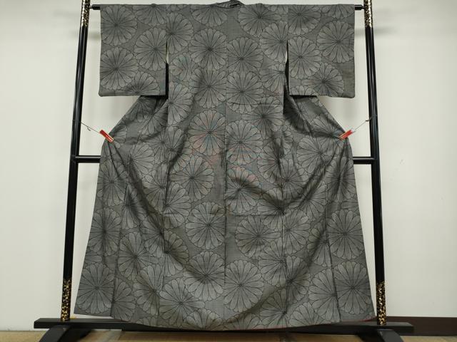 平和屋着物●本場大島紬 9マルキ 舞菊文 正絹 逸品 CAAY5092ut