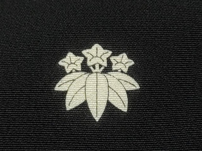 平和屋着物●豪華黒留袖　破れ色紙鶴草花文　金銀彩　正絹　逸品　CAAY5151ut