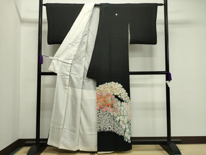 平和屋着物■豪華黒留袖　駒刺繍　梅笹花文　金彩　正絹　逸品　CAAY6569gh