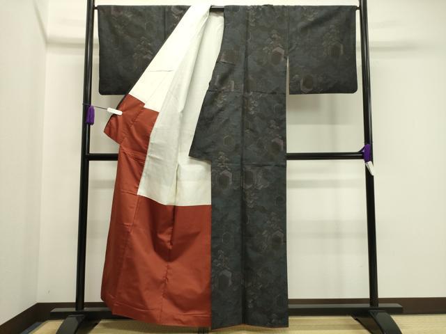平和屋着物●本場大島紬 雲重ね亀甲松文 正絹 逸品 CAAY8190gh