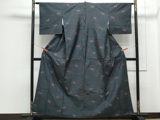 平和屋着物●本場大島紬　舞蝶文　正絹　逸品　CAAY9464th