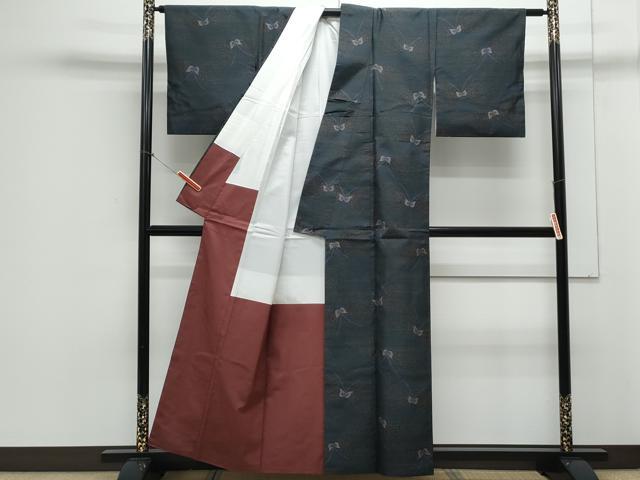 平和屋着物●本場大島紬　舞蝶文　正絹　逸品　CAAY9464th