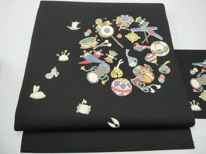 平和屋着物●塩瀬 九寸名古屋帯 玩具文 黒地 金彩 正絹 逸品 CAAY9841hy