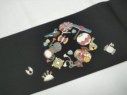 平和屋着物●塩瀬 九寸名古屋帯 玩具文 黒地 金彩 正絹 逸品 CAAY9841hy