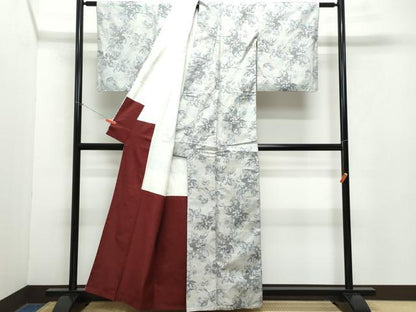平和屋着物●本場大島紬 白大島 7マルキ 草花文 総絣 正絹 逸品 CAAZ0827vf