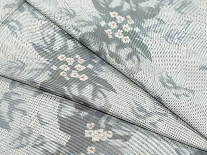 平和屋着物●本場大島紬 白大島 7マルキ 草花文 総絣 正絹 逸品 CAAZ0827vf