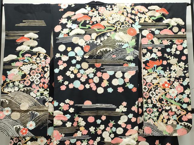 平和屋着物●豪華振袖　駒刺繍　立波宝尽くし花文　黒地　金彩　正絹　逸品　CAAZ0829vf