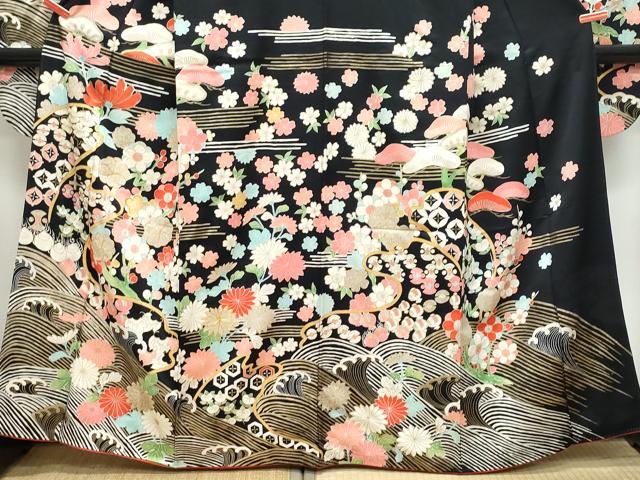 平和屋着物●豪華振袖　駒刺繍　立波宝尽くし花文　黒地　金彩　正絹　逸品　CAAZ0829vf