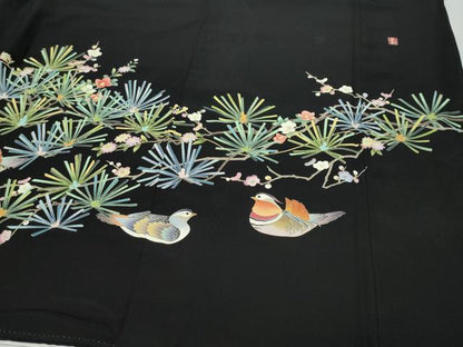 平和屋着物●豪華黒留袖　友禅　作家物　鴛鴦陶器草花文　正絹　逸品　CAAZ0881vf