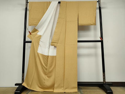 平和屋着物●上質な色無地　堅牢染　正倉菊唐草文様　萱草色　反端付き　正絹　逸品　未使用　CAAZ2529ut