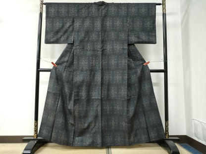 平和屋着物●本場大島紬 7マルキ 陶器花唐草文 正絹 逸品 CAAZ2804yc