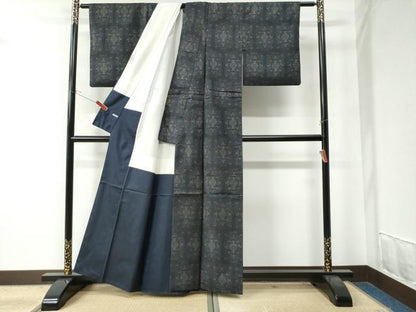 平和屋着物●本場大島紬 7マルキ 陶器花唐草文 正絹 逸品 CAAZ2804yc