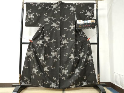 平和屋着物●本場大島紬　9マルキ　泥染め　総絣　地空き　蒲公英　田畑絹織物謹製　証紙付き　正絹　逸品　CAAZ2850yc