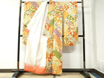平和屋着物●豪華振袖　駒刺繍　貝桶吉祥草花文　金彩　正絹　逸品　CAAZ2917yc