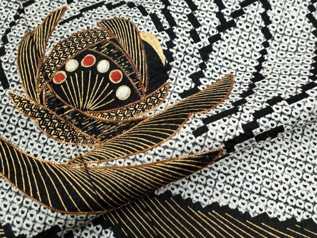 平和屋着物●豪華振袖 総絞り 駒刺繍 牡丹 黒地 金彩 鈴乃屋扱い 正絹 逸品 CAAZ3020yc
