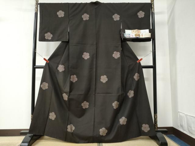 平和屋着物●本場大島紬 9マルキ 泥染め 地空き ねじ花文 美紀大島織物謹製 証紙付き 正絹 逸品 CAAZ3125yc