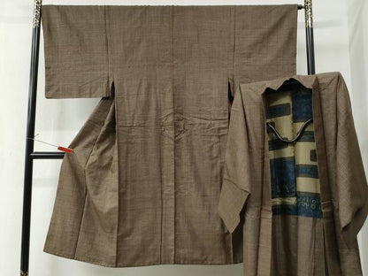 平和屋着物●男性　紬　アンサンブル　亀甲文　正絹　逸品　CAAZ3259yc