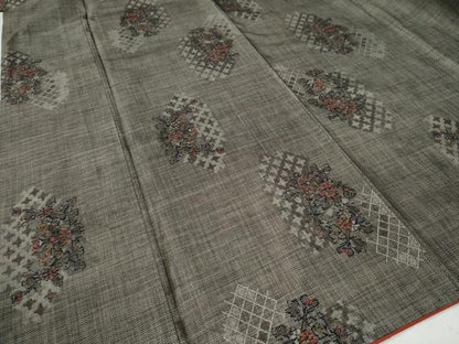 平和屋着物●本場大島紬　9マルキ　吉祥草花文　正絹　逸品　CAAZ3288yc