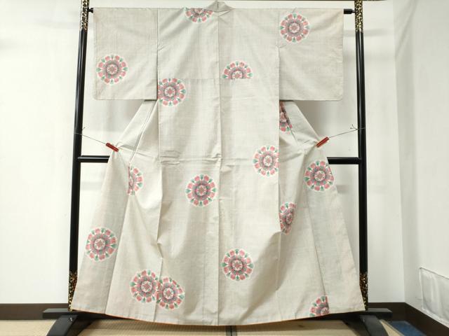 単衣 白大島 本場大島紬 経緯絣総絣 小紋 花唐草文 居敷当て 美品 イ