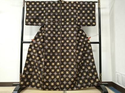 平和屋着物●国指定重要無形文化財 本場久米島紬 手織 正絹 逸品 CAAZ3370yc