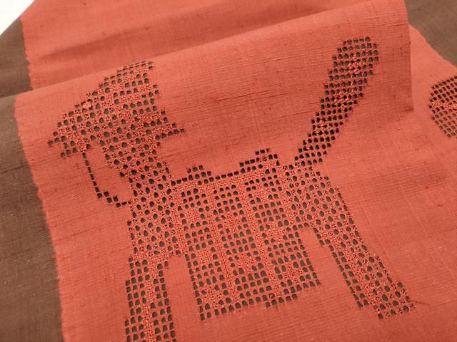 平和屋着物●中国三大刺繍　スワトウ刺繍　総刺繍　九寸名古屋帯　紬地　動物文　柿色　正絹　逸品　CAAZ4152hy