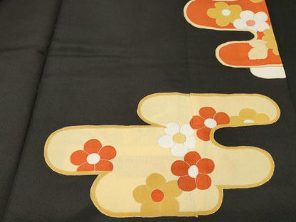 平和屋着物■豪華黒留袖　駒刺繍　エ霞草花文　金彩　正絹　逸品　CAAZ5327ev