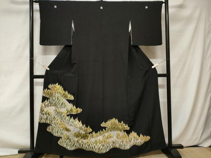 平和屋着物■豪華黒留袖　駒刺繍　樹林文　金銀彩　正絹　逸品　CAAZ5709ev
