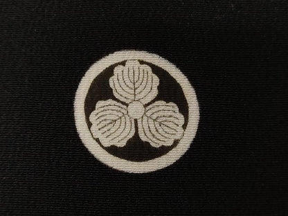 平和屋着物■豪華黒留袖　駒刺繍　樹林文　金銀彩　正絹　逸品　CAAZ5709ev